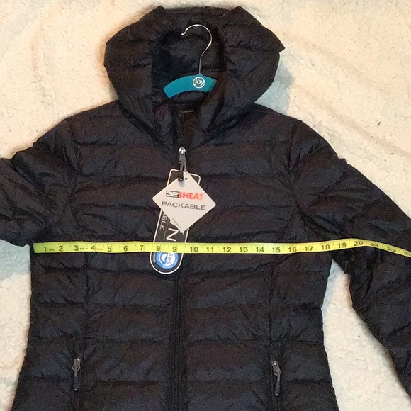 32 degrees lightweight puffer with hood - Picture 7 of 9